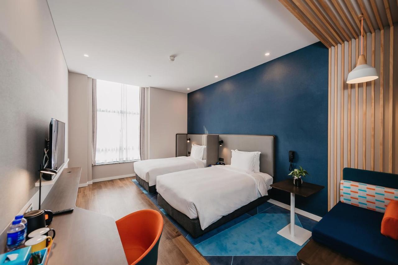 Holiday Inn Express Taizhou Cmc By Ihg Exterior photo